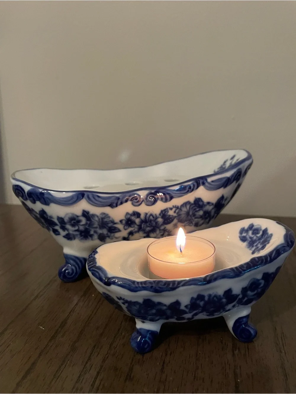 Blue Floral Ceramic Bath Accessory Set - Decorative Soap Dish & Tray